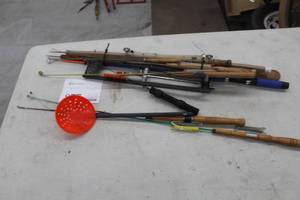 lot 877A image: Lot of (12) Ice Fishing Poles