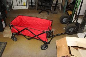 lot 889 image: Fold-up Soft-Side Wagon