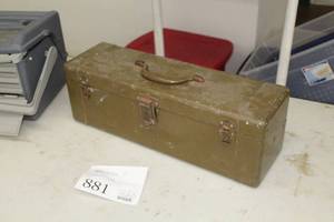 lot 881 image: Heddon Outing Cantilever 21 Metal Tackle Box