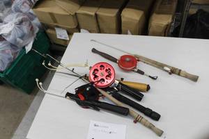 lot 1171 image: Lot of (7) Ice Fishing Poles