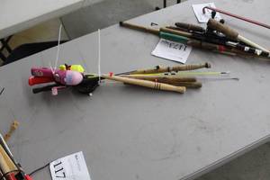 lot 1173 image: Lot of (6) Ice Fishing Poles
