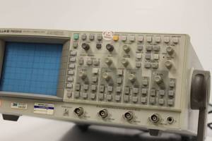 Fluke PM 3394 B 200 Mhz 200 Ms Oscilloscope