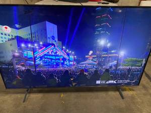 lot 361 image: 55 Class Q80A QLED 4K Smart TV (2021) QN55Q80AAFXZA (PARTIALLY DELAMINATED SCREEN -SEE PICS, TESTED LIKE-NEW)