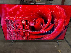 lot 362 image: SAMSUNG 65 Class 4K Crystal UHD (2160P) LED Smart TV with HDR UN65TU7000 (TESTED LIKE-NEW)