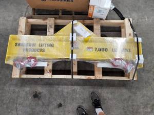 lot 27 image: Sharrow Lifting Products 7000-lbs Crane