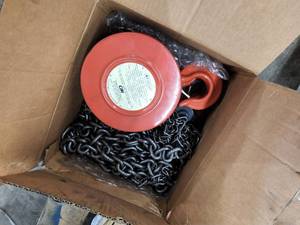 lot 30 image: CM Series 622 3-Ton Chain Hoist