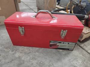 lot 47 image: Harbor Freight Voyager 21 Steel Toolbox