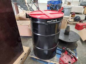 lot 50 image: 55-Gallon Drum (empty) with Latching Dum Lid