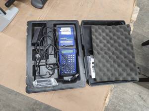 lot 94 image: Brady HandiMark Portable Label Maker