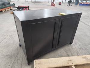 lot 96 image: Metal Wheeled Cabinet 2-drawer