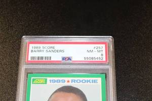 lot 6 image: 1989 Score Barry Sanders #257 Rookie Card PSA 8