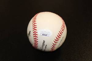 lot 128 image: Dave Winfield Sweet Spot Autograph Baseball JSA COA #AD51107