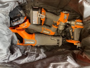 RIDGID 18V Brushless Cordless 4-Tool Combo Kit with (1) 4.0 Ah and (1) 2.0 Ah MAX Output Batteries, 18V Charger, and Tool Bag