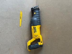 DEWALT 20-Volt MAX XR Cordless Brushless Reciprocating Saw (Tool-Only)