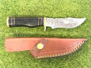 Custom 8 Inch Damascus Knife w Leather Sheath