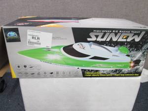 CIS V200 18 Remote Controlled Wate...