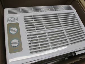 BLACKDECKER 5000 BTU Window Air Co...