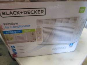 BLACKDECKER 5000 BTU Window Air Co...