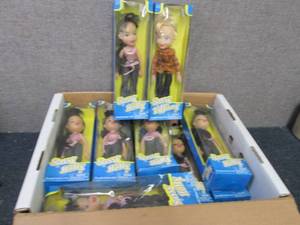 12 Sassy Holly & Tiffany Posable Fa...