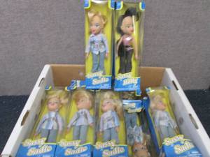 12 Sassy Holly & Sadie Posable Fash...