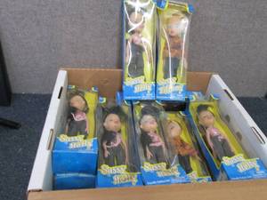 12 Sassy Holly & Tiffany Posable Fa...