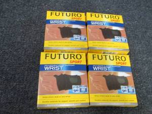 4- FUTURO Sport Wrist Support Adjus...