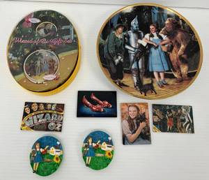 Group Of Misc. Wizard Of Oz Collectibles Including Display Case and More