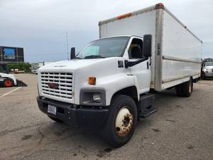 2003 GMC C7500 2-Door Conventional Cab Delivery Box Truck