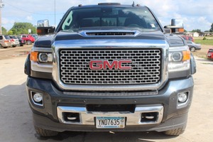 2017 GMC Sierra 3500HD Denali Crew Cab 4x4 Long Box Dually