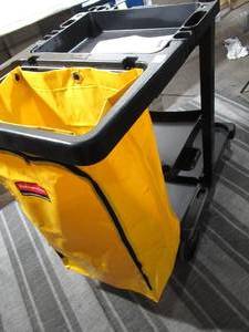 Rubbermaid Commercial Products Plastic Cleaning Cart with Zippered Yellow Vinyl Bag