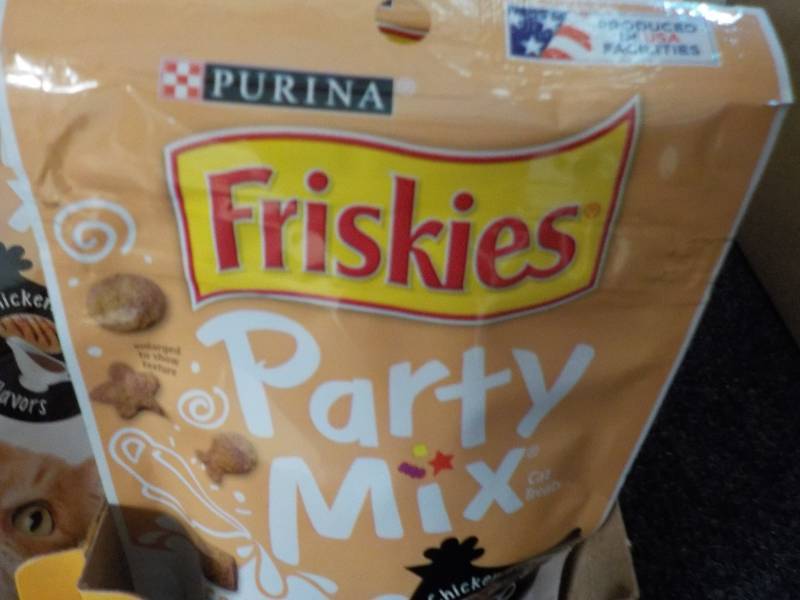 2 Cases Purina Friskies 2.1 oz Pkgs...