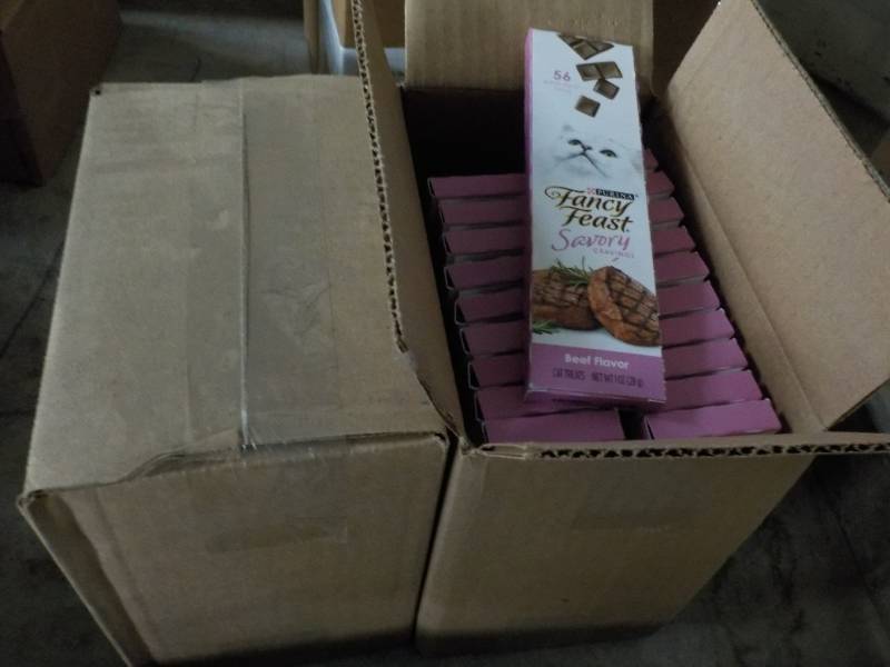 2 Cases Purina Fancy Feast Savory B...