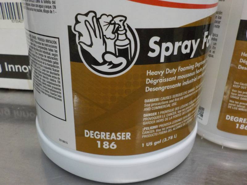 2 Gallon Jugs Betco Spray Foam Ultr...