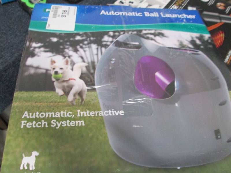 PetSafe Automatic Ball Launcher ope...