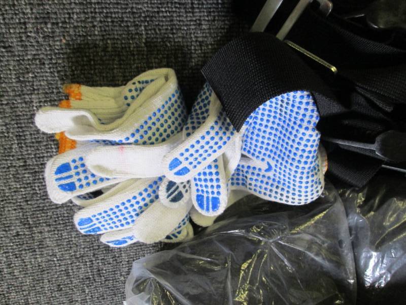 5 bags of lifting straps and gloves...