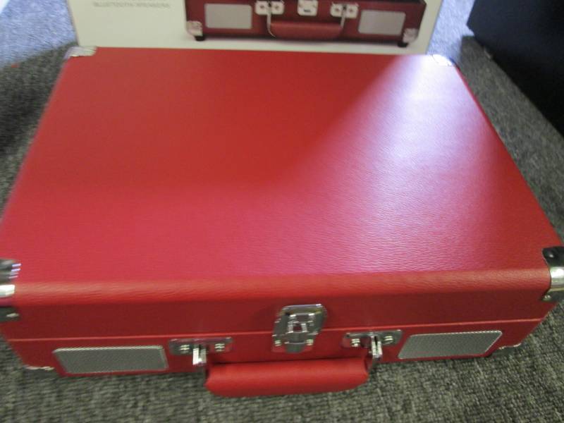 crosley cruiser deluxe portable tur...