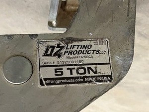 lot 36 image: DZ 5-Ton Lifting Clamp