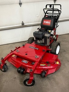 lot 5 image: Toro Pro-Line Walk-Behind Lawn Mower