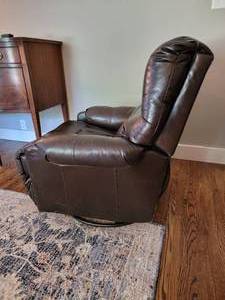 lot 71 image: Black Swivel Glider Recliner