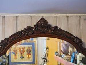 lot 61 image: Baroque Walnut Dressing Vanity