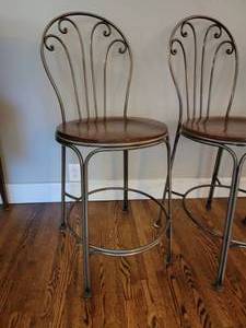 lot 62 image: Ethan Allan Counter Stools