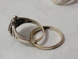 lot 31A image: Size 9 Sterling and Fashion Rings