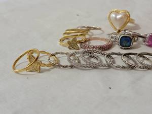 lot 31B image: Size 9 Costume & Fashion Rings