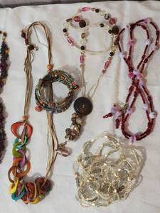 lot 41B image: Vintage Beadwork Jewelry Group