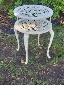 lot 201 image: Charming Floral Metal Garden Cafe Side Table