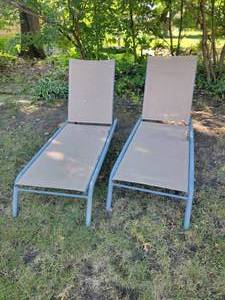 lot 141 image: Outdoor Lounge Chair Pair