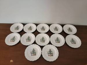 lot 163 image: Christmas Cookie Plate Set for 12 by Nikko