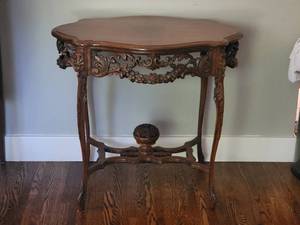 lot 12 image: Stunning Vintage Carved Accent Table