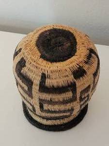 lot 211 image: Woven Pine Needle Basket Vase with Dark Graphics