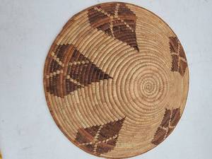 lot 55 image: Woven Pine Needle and Grass Woven Basket
